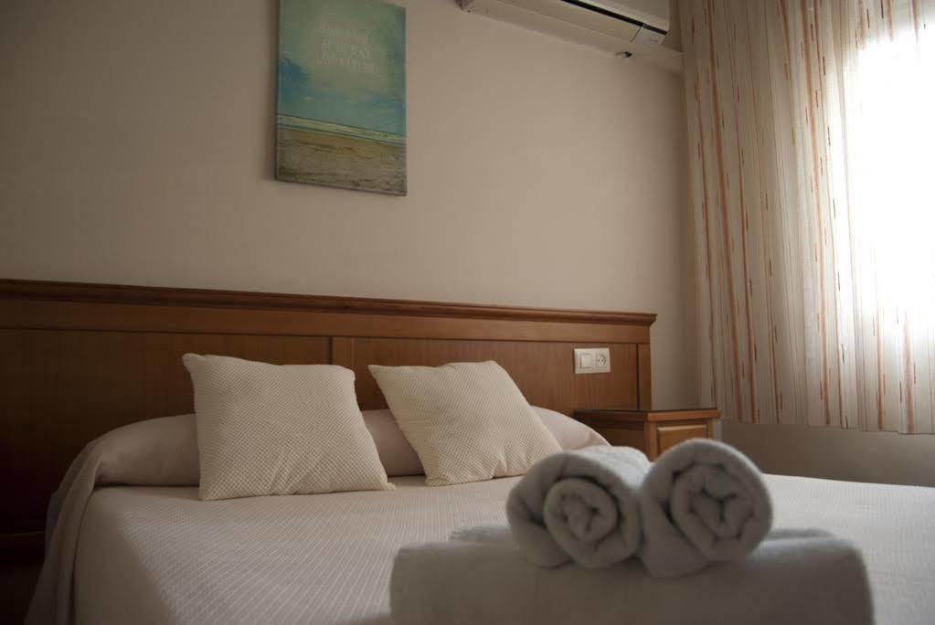 Hostal Maribel Almería Exterior foto