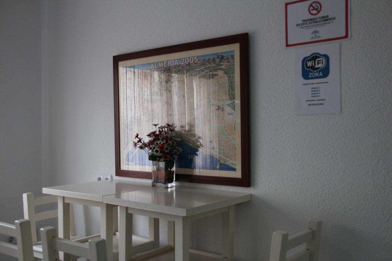 Hostal Maribel Almería Exterior foto